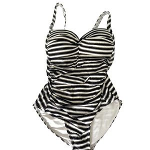 Nip Tuck Swim One-Piece Swimsuit L